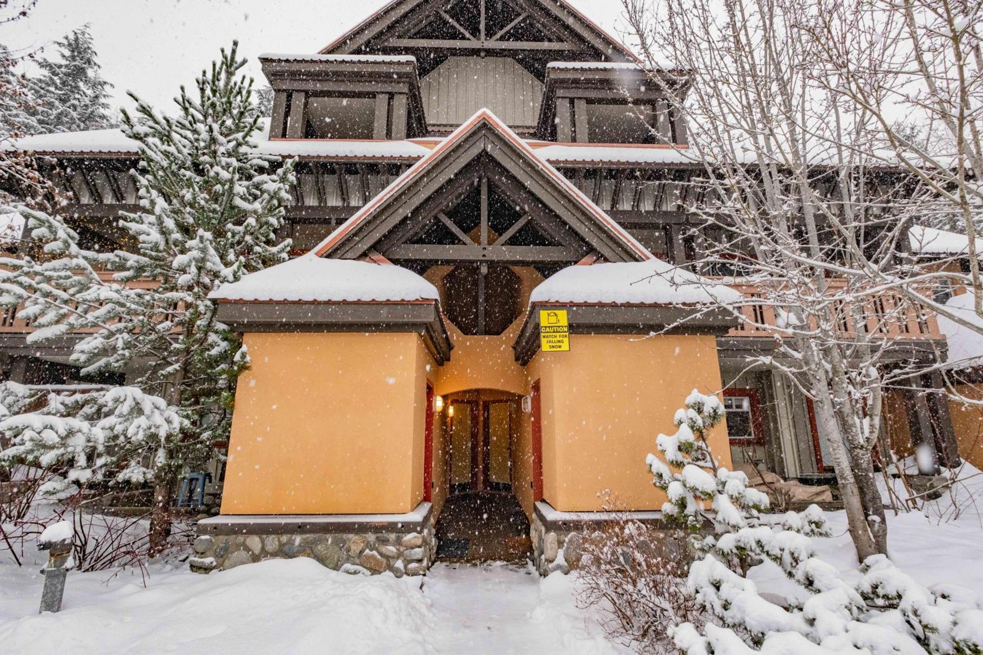 Villa Sunpath By Outpost Whistler Exterior foto